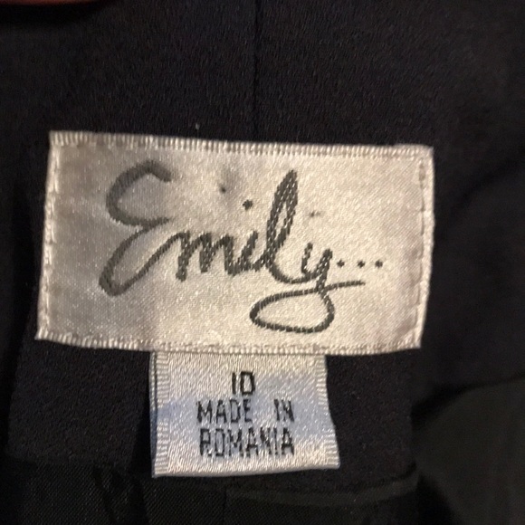 Emily Blazer - Picture 6 of 7